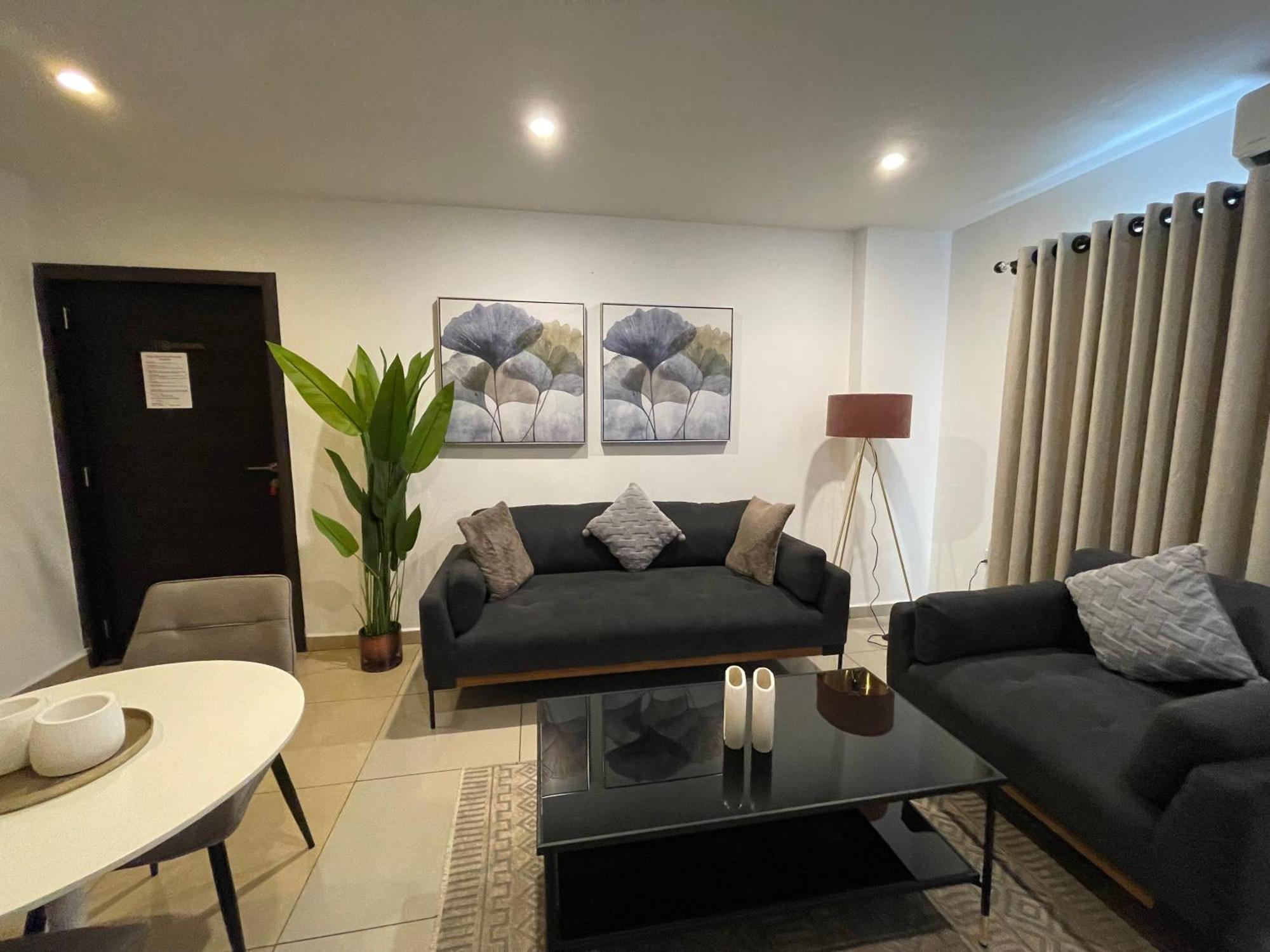 The Gallery Suites By Olive Gold Accra Esterno foto